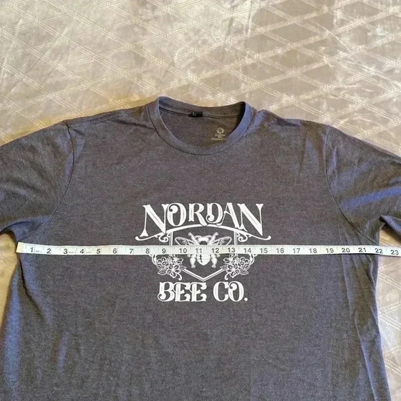 District Short Sleeve Gray Graphic T-Shirt  Norman Bee Co.  Unisex Size Large. - Picture 4 of 6